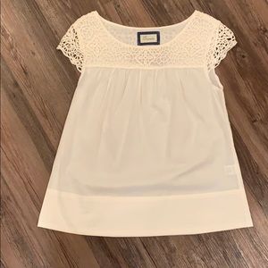 NWT Emmelee White Lace Flowy Top Size M